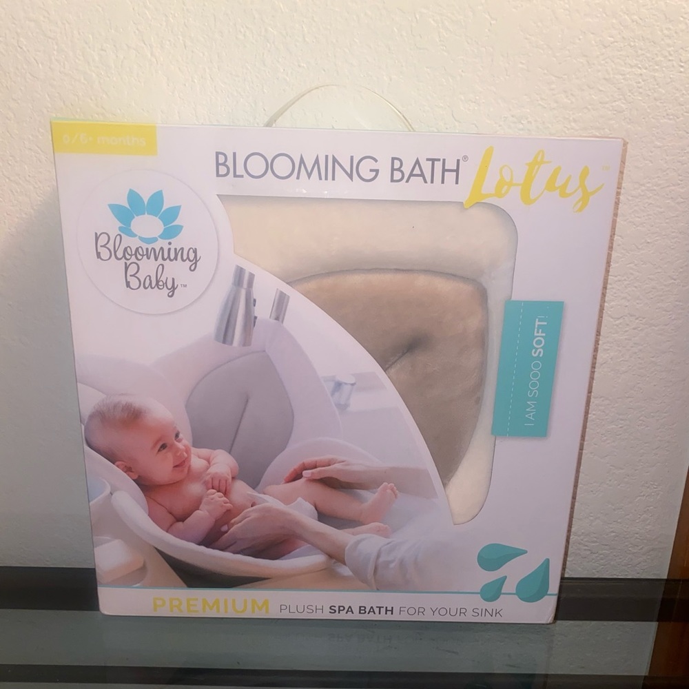 NEW Baby Bath Lotus